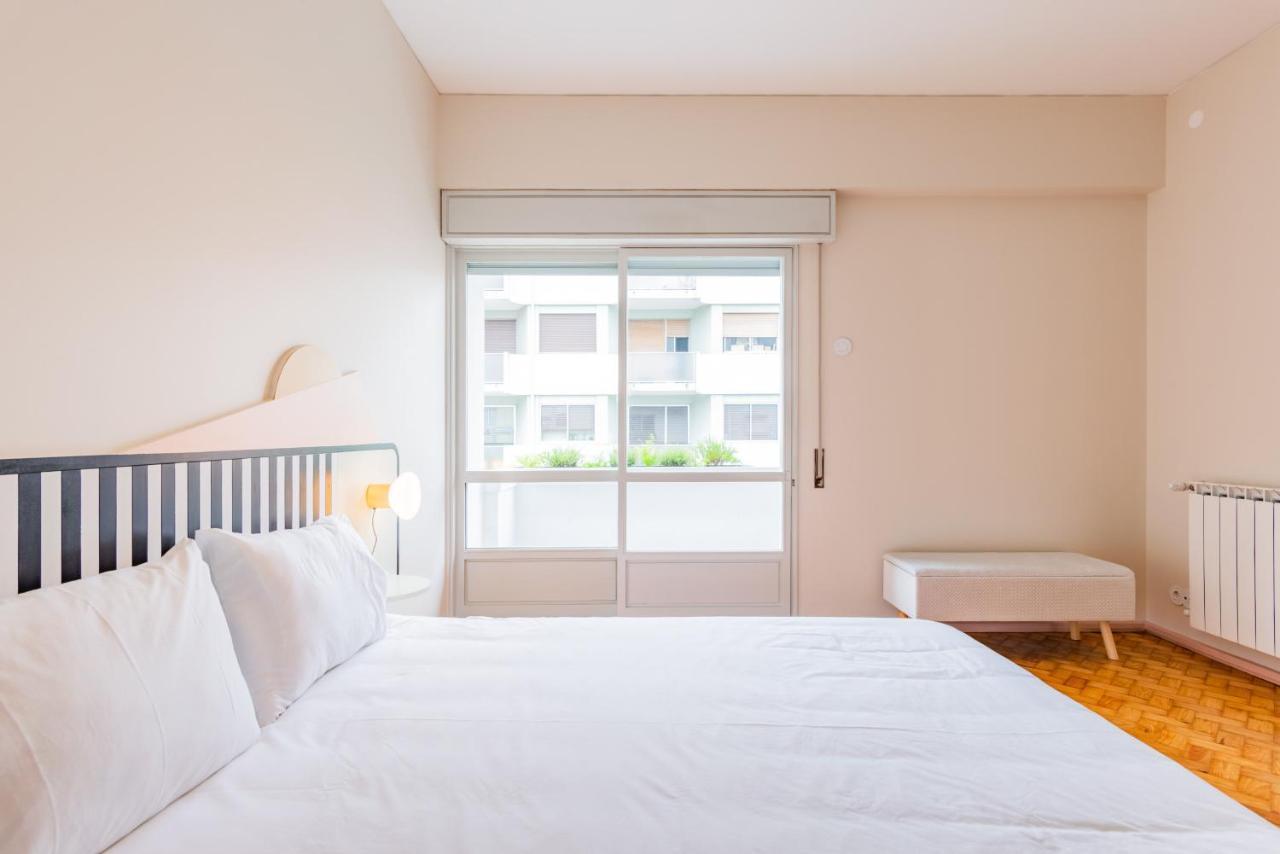 ポルトAmazing Duplex - Mid Century Experience & Parkingアパートメント エクステリア 写真