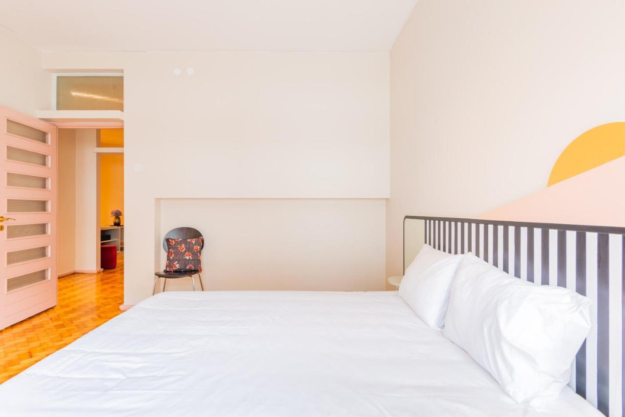 ポルトAmazing Duplex - Mid Century Experience & Parkingアパートメント エクステリア 写真