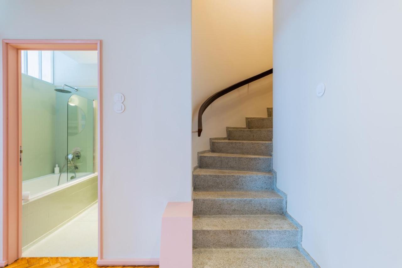 ポルトAmazing Duplex - Mid Century Experience & Parkingアパートメント エクステリア 写真