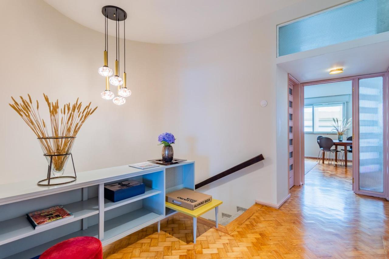 ポルトAmazing Duplex - Mid Century Experience & Parkingアパートメント エクステリア 写真