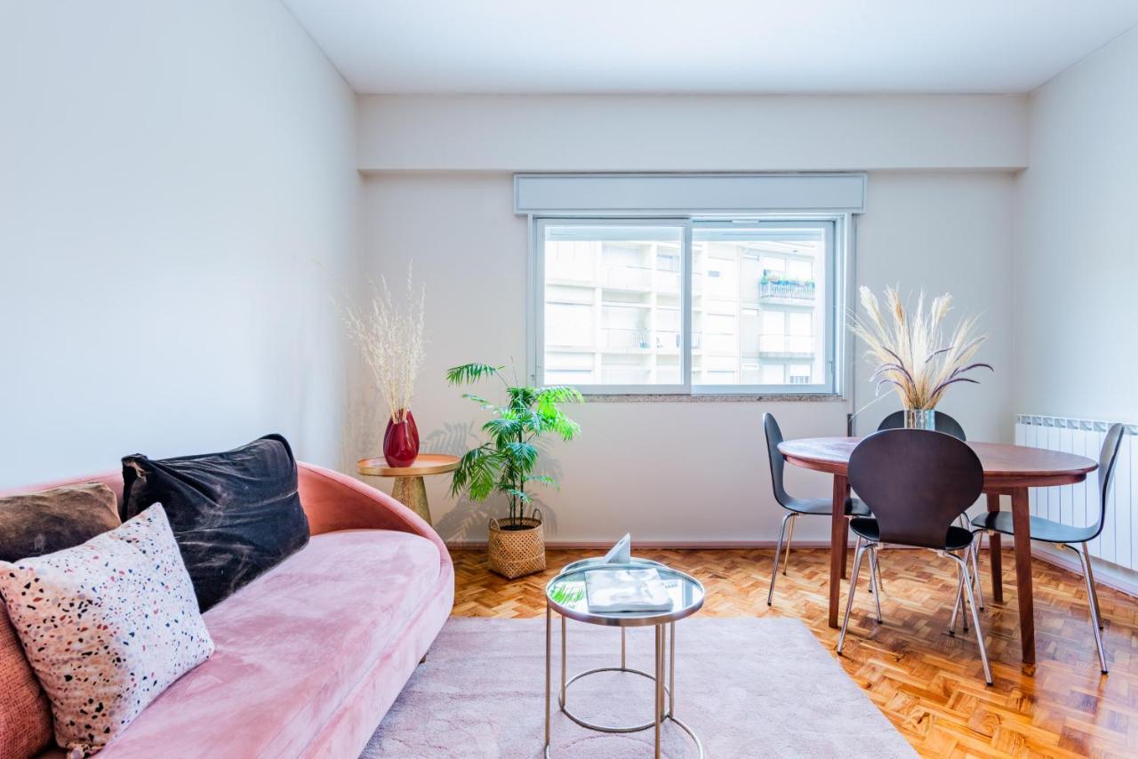ポルトAmazing Duplex - Mid Century Experience & Parkingアパートメント エクステリア 写真